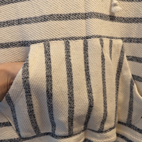 Old Navy hoodie size M - Picture 3 of 7